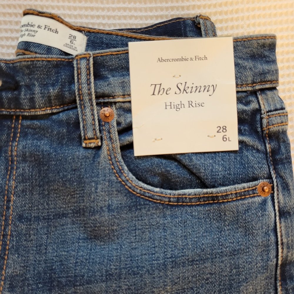 Abercrombie The Skinny High Rise Jean 6 Long